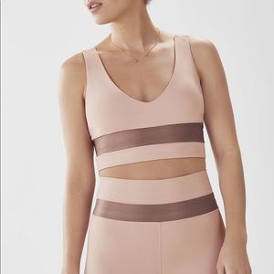 Fabletics Valetta Midi Sports Bra